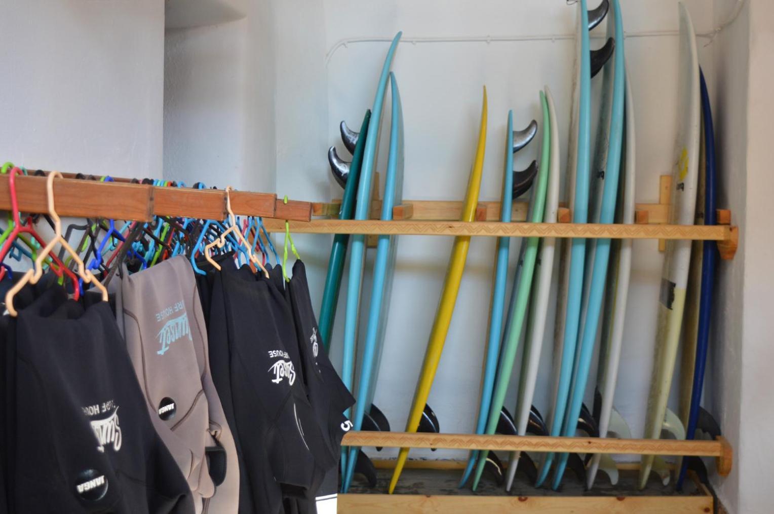 Sunset Surfhouse Morocco Hostel Tamraght Екстериор снимка